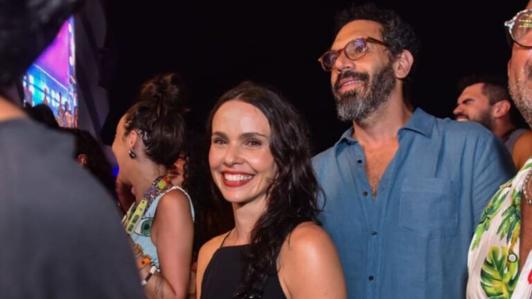 Debora Falabella faz aparição rara com Fernando Fraiha em festival na Bahia
