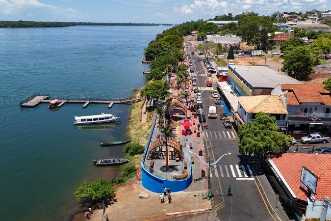 Setor de serviços no Paraná cresce 3% em 2025 com destaque para o turismo