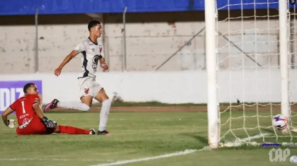 Athletico-PR vira líder da Copinha mesmo com expulsão contra Maricá