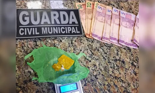 Guarda municipal prende dupla com crack no Jardim Ponta Grossa em Apucarana