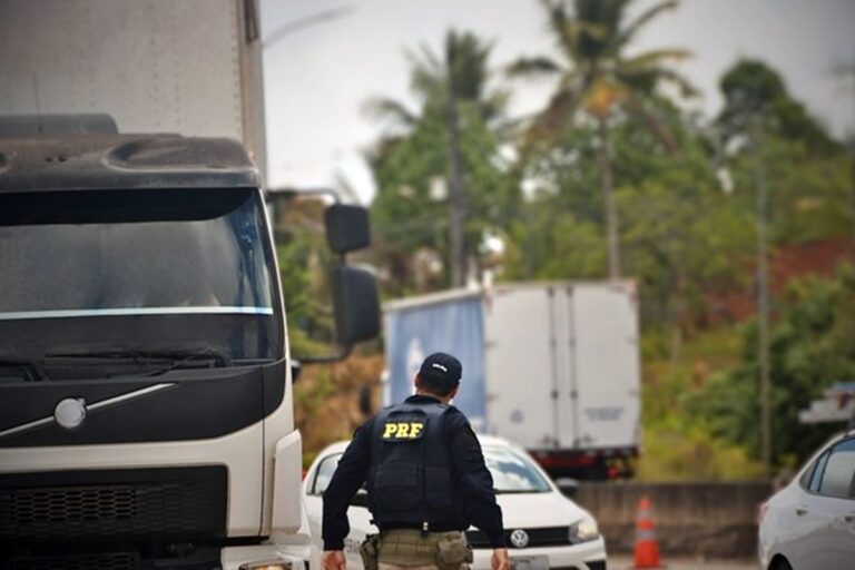 Rebite expõe motorista a risco após dirigir 20 horas seguidas