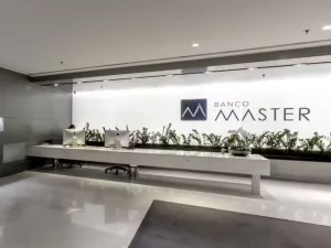 Banco Master é acusado de montar 'Gabinete do Ódio' com influenciadores pagos