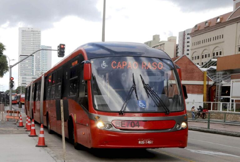 Urbs implanta linha especial após fechamento da estação-tubo Eufrásio Correia