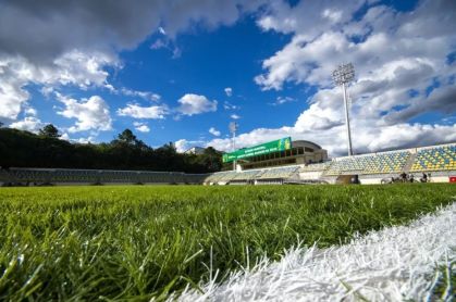 Copinha 2026: Fluminense e Referência duelam às 18h30 em Santana de Parnaíba