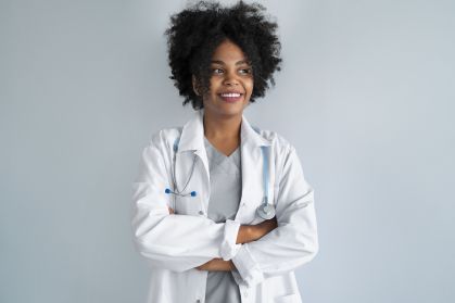 Preparação gratuita para Enamed/Enare reforça acesso para estudantes de Medicina