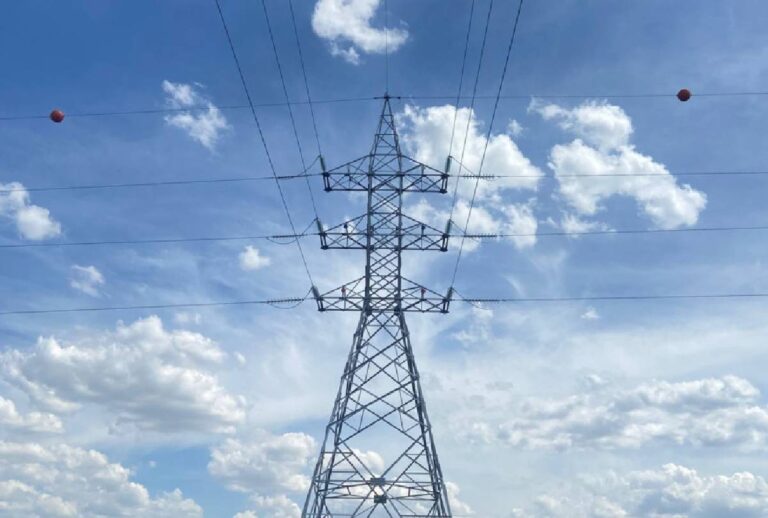 Falta de luz afeta dez bairros de Curitiba neste fim de semana