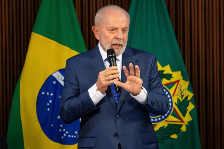 Cerimônia de 8 de janeiro é marcada por Lula no Palácio do Planalto