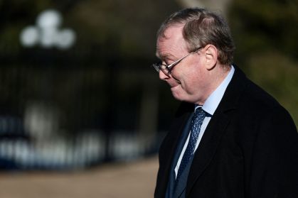 Trump sinaliza manter Hassett na Casa Branca