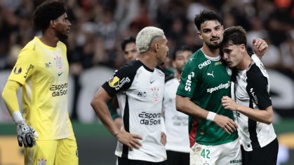 Matheuzinho critica jogadores do Palmeiras por comemoração no clássico