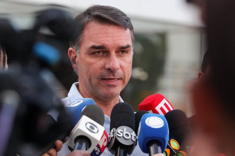 PL prepara estratégias para pré-campanha de Flávio Bolsonaro em fevereiro