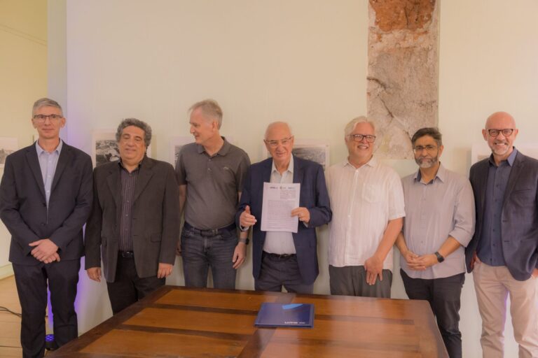 cooperação entre uepg e prefeitura de castro digitaliza acervo histórico municipal