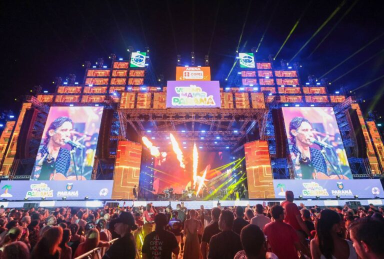 Gipsy Kings agitam Matinhos com show que reuniu 105 mil pessoas