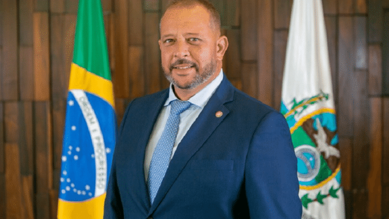 Presidente da Alerj promove demissão de 204 servidores em ação inédita