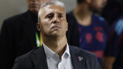 São Paulo contrata em meio à crise, mas Crespo exige seis reforços