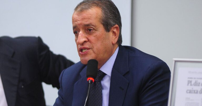 Valdemar Costa Neto tenta evitar divisão na direita após polêmica com Tarcísio