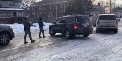 Agente do ICE Envolvido em Tiroteio Fatal em Minneapolis Tem Histórico Controverso