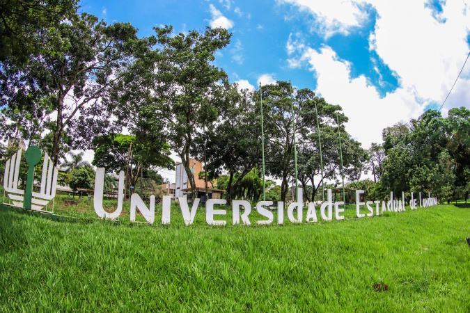 Uel abre vagas para arquitetos, contador e pedagogo com salário de R$ 7,6 mil