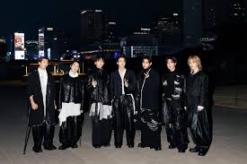 BTS valoriza moda coreana em retorno com figurino manifesto