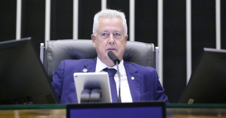 Rollemberg afirma que quem resiste à cpi do banco master tem rabo preso