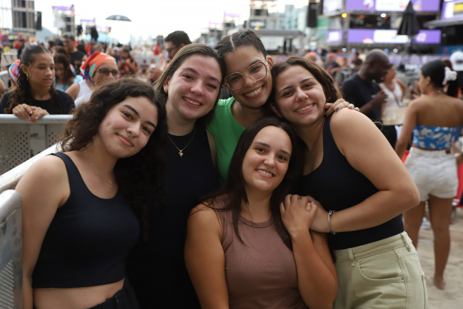 Fãs chegam com mais de 30 horas de antecedência para o show de Ana Castela no Verão Maior Paraná