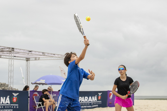 FPT Beach Series 1500 reúne mais de 200 atletas em Caiobá