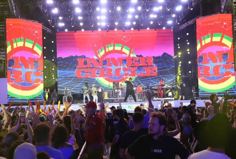 Inner Circle lidera evento que transforma Matinhos na capital do reggae