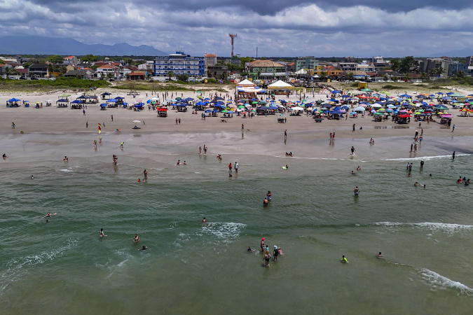 Verão maior impulsiona arrecadação e transações no pix no Litoral do Paraná