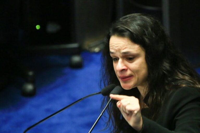 Janaina critica governo lula ao celebrar vitória de wagner moura no globo de ouro
