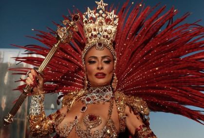 Juliana Paes celebra retorno à Sapucaí e relembra fantasia de infância