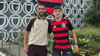 Jovem goleiro do Flamengo treina com Carlo Ancelotti na seleção brasileira