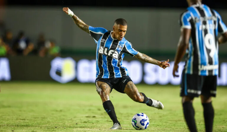 Lucas Esteves pode reforçar o Coritiba em 2026