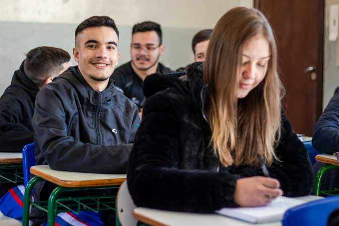 Editais do Aprova Paraná Universidades começam a ser divulgados neste sábado