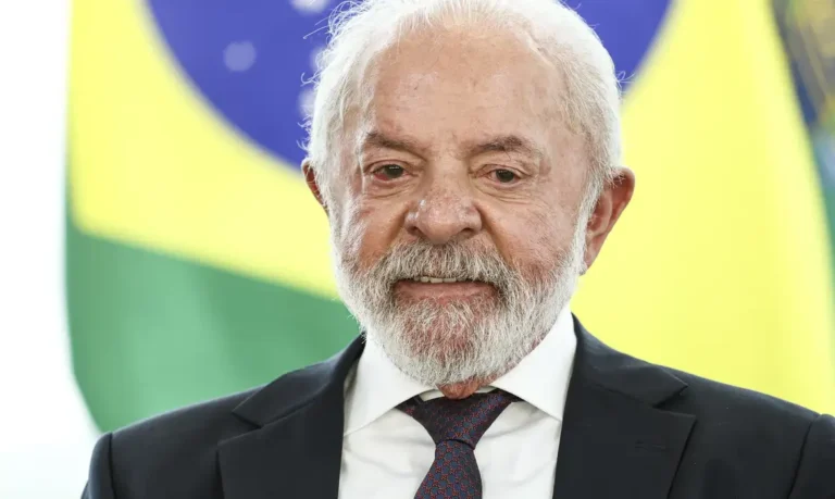 Lula e presidente Mulino discutem cooperação antes de evento no Panamá