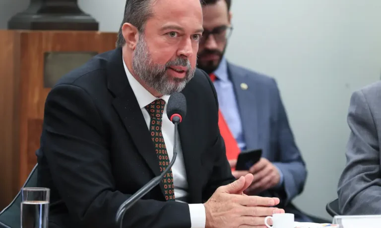 Minerais críticos impulsionam parcerias entre Brasil e Arábia Saudita