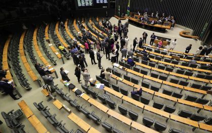 Governo evita atrito na cpi do inss e foca em Nikolas Ferreira