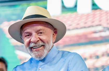 Lula é convidado para desfilar na Sapucaí com escola de samba