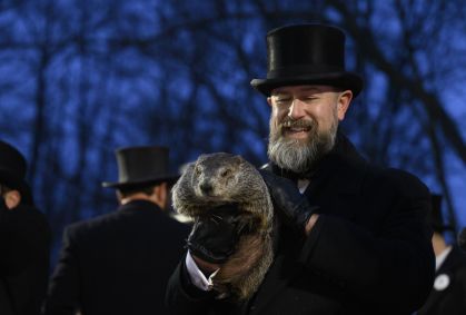 Dia da marmota mantém tradição para prever clima nos Estados Unidos