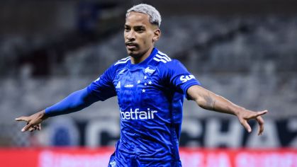 Zico destaca talento de Matheus Pereira e aconselha foco na carreira