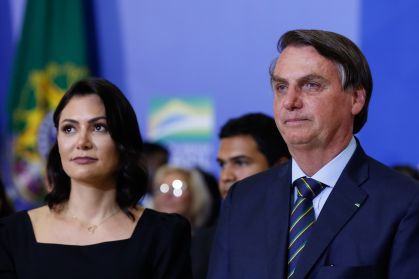 Bolsonaro incentiva Michelle a ingressar na política após março de 2026