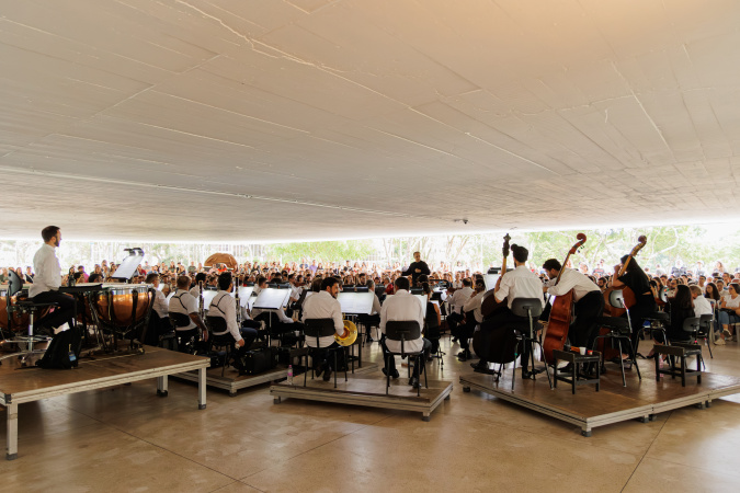 Orquestra sinfônica do Paraná retoma série Mostly Mozart com público de mil pessoas no MON