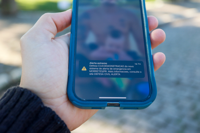 defesa civil amplia alertas severos com cell broadcast no paraná