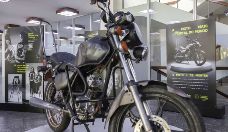 Campanha em Curitiba reforça riscos da moto mais mortal do trânsito