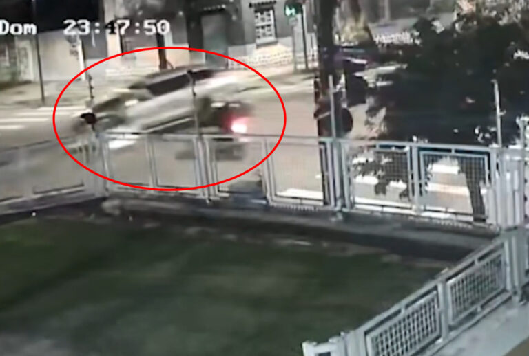 Motociclista morto em Curitiba após caminhonete furar sinal vermelho no Bom Retiro