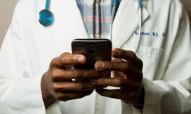 Enamed pode virar exame de proficiência para médicos no Brasil