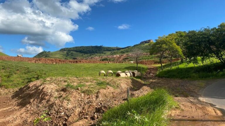 Resultado da construção da pista de pouso próxima ao Tayayá