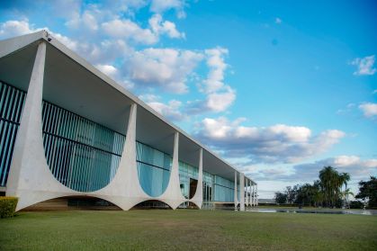 Governo avalia exceção fiscal para impulsionar data centers em 2026