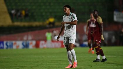Palmeiras vence Portuguesa com um a mais na estreia do Paulistão
