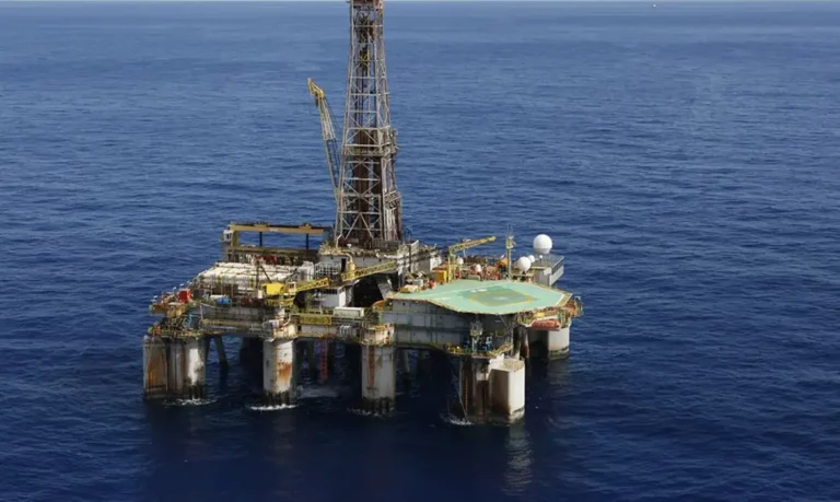 Preço do petróleo recua 11 após declarações de Trump sobre conflito no Irã