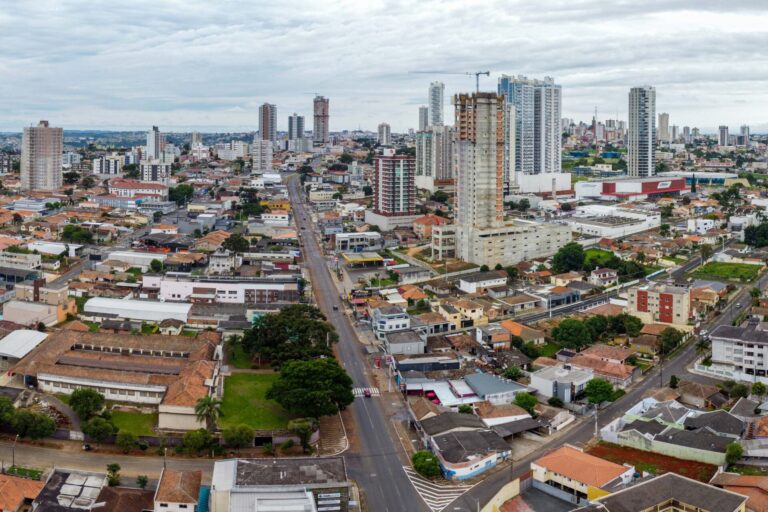 Tempo em ponta grossa mostra verão imprevisível nesta segunda