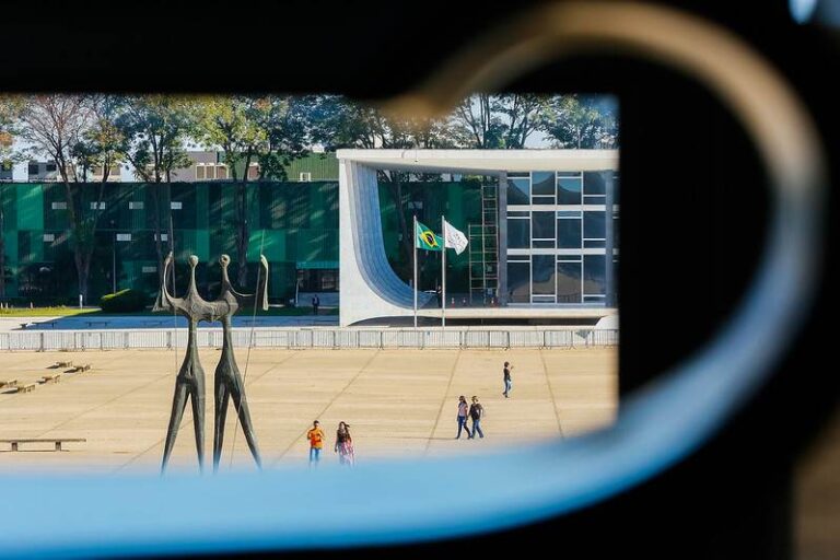 População critica jogo sujo no presidencialismo multipartidário brasileiro